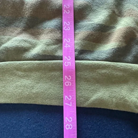 AVIATOR NATION Camouflage crewneck Sweatshirt with bright pink heart🩷NWOT🩷 - Picture 10 of 13